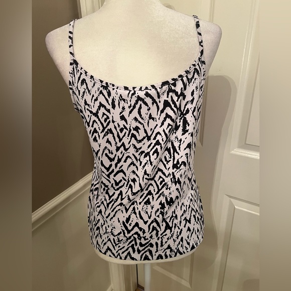 Black & White Tank Top - Picture 3 of 3